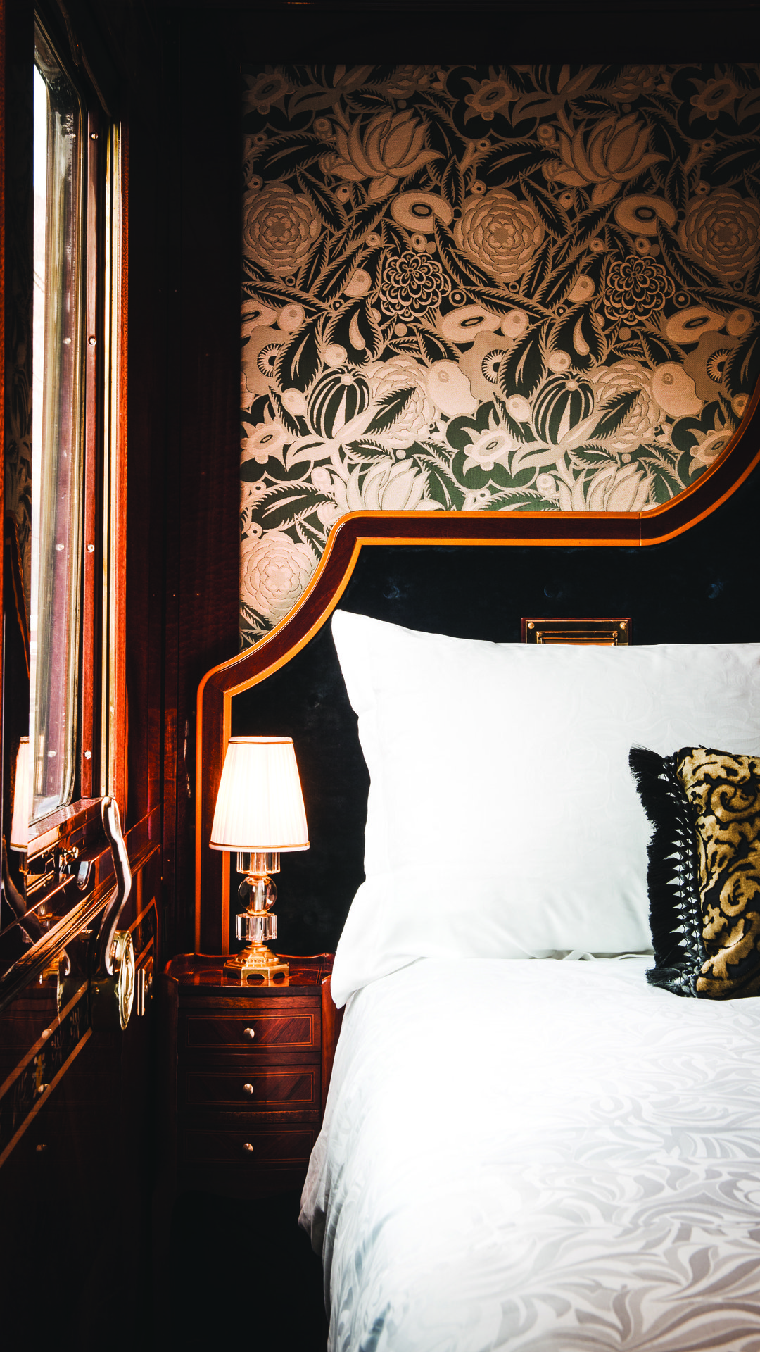 dettaglio suite Venice Simplon Orient Express: letto matrimoniale