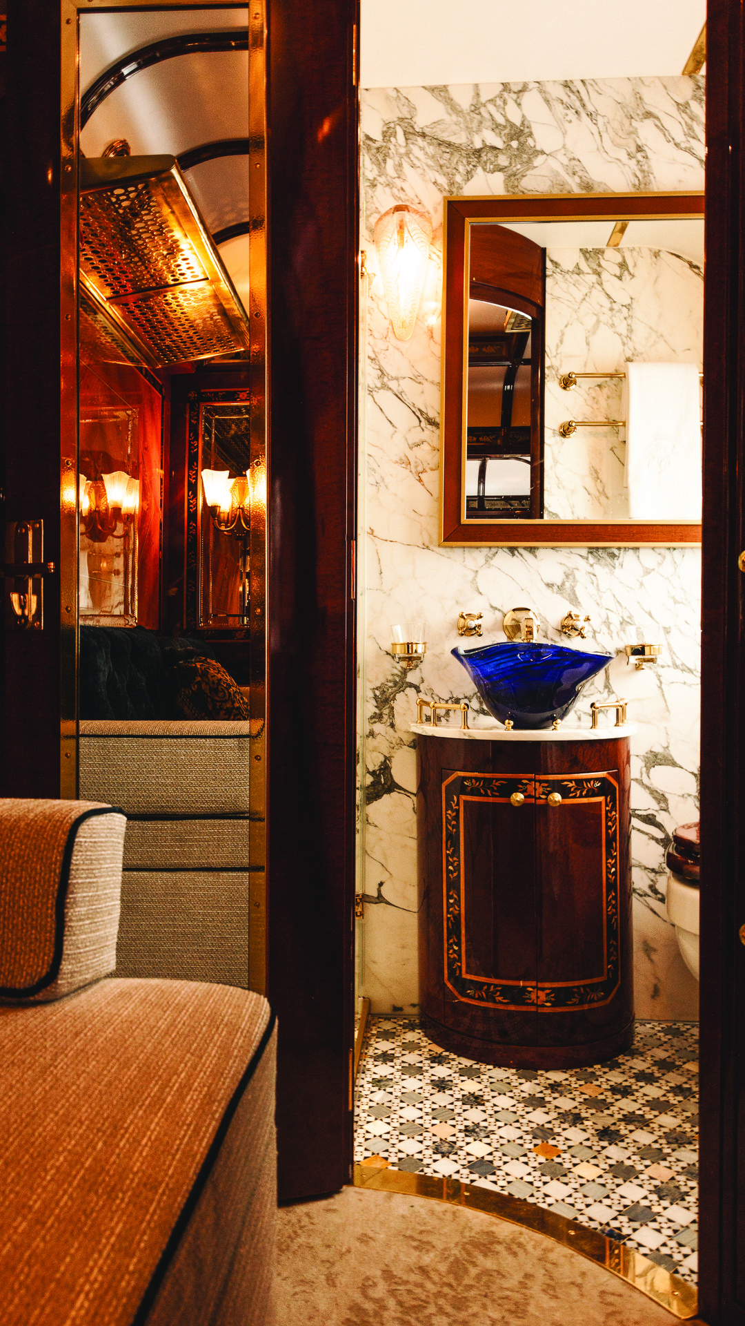 Venice Simplon Orient Express: lavabo blu