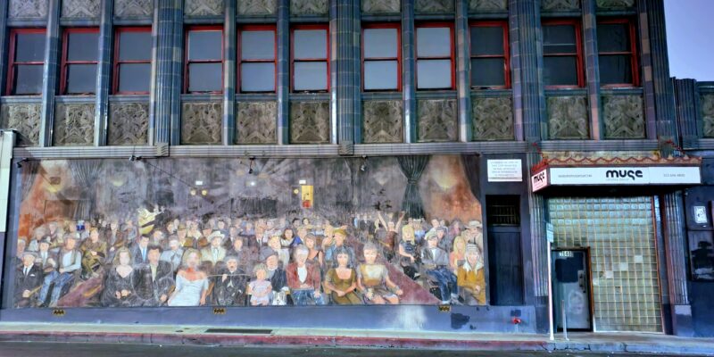 Il murale "You Are the Star" a Hollywood, con le leggende della Los Angeles del cinema