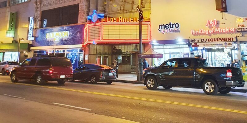 auto alla sera in Downtown Los Angeles e consigli su come muoversi a Los Angeles